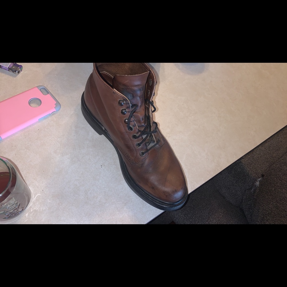 Red wings - Picture 1 of 3